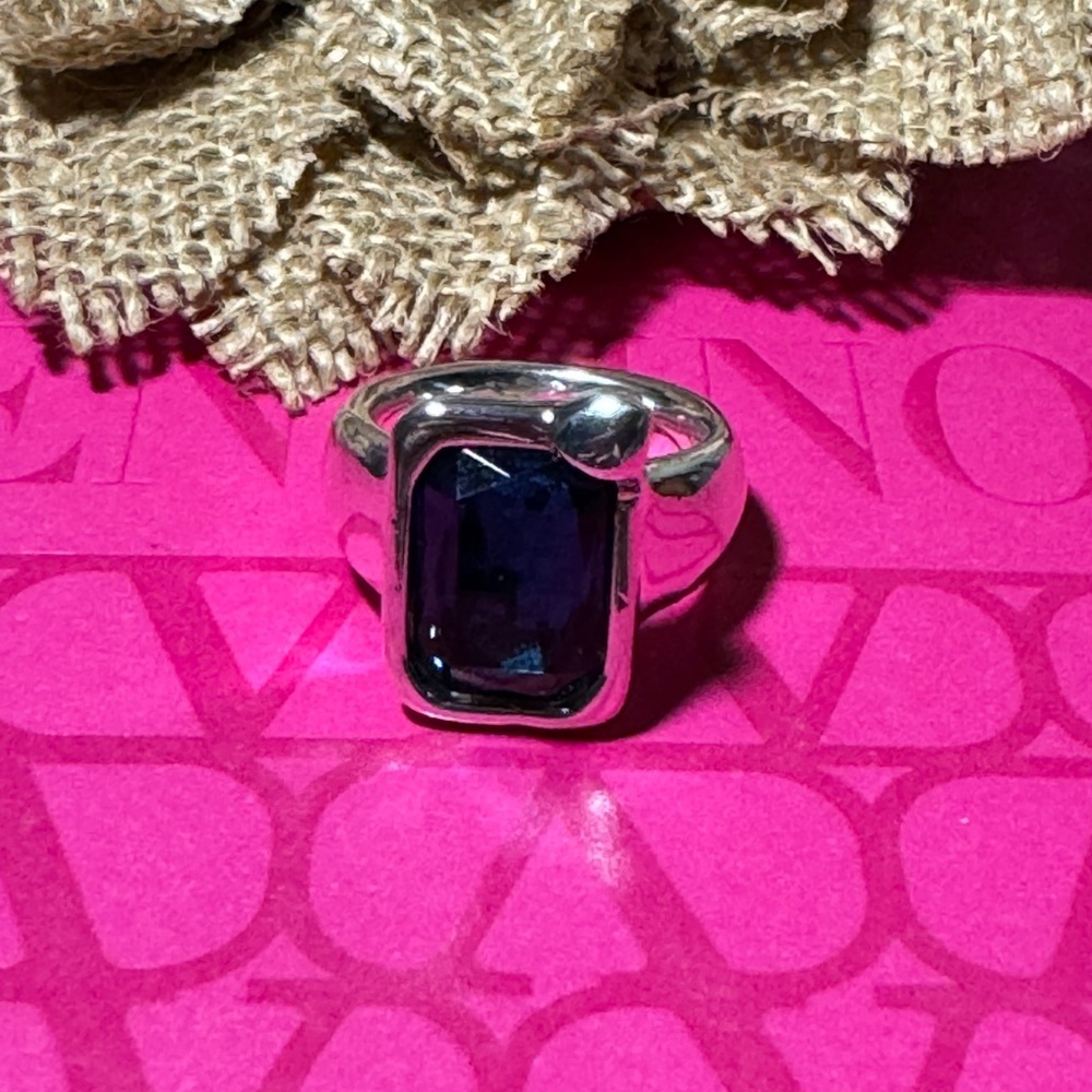 Silver plated ring with rectangular shape and blue crystal in the middle - Picture 5 of 5